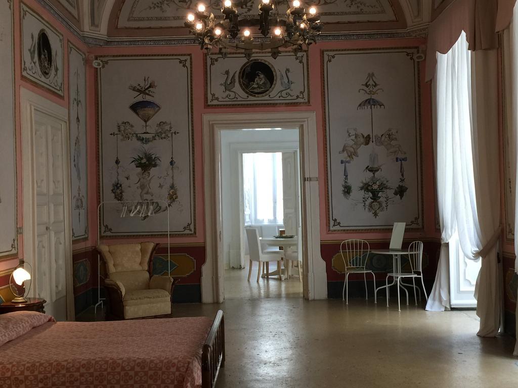 Апартаменты Palazzo Doxi Fontana Dimora Storica Галлиполи Экстерьер фото